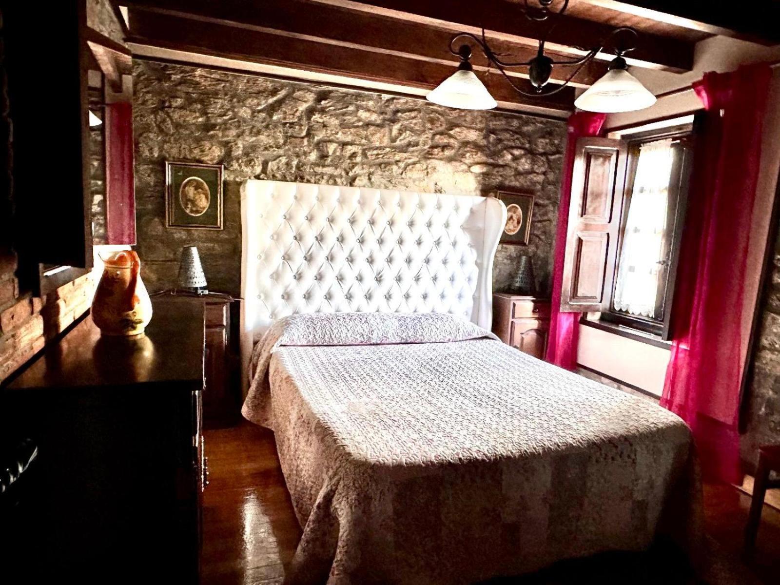 Apartamentos La Gloria Santillana del Mar Exterior photo